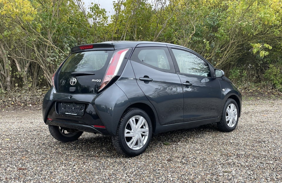 Toyota Aygo 1,0 VVT-i x-touch 5d