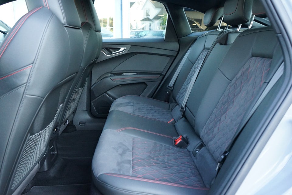 Audi Q4 e-tron 50 S-line Sportback quattro 5d