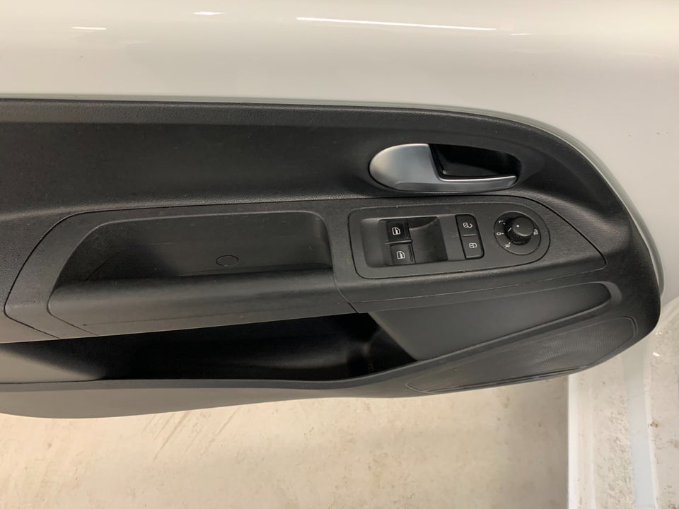 VW e-Up! Move Up! 5d