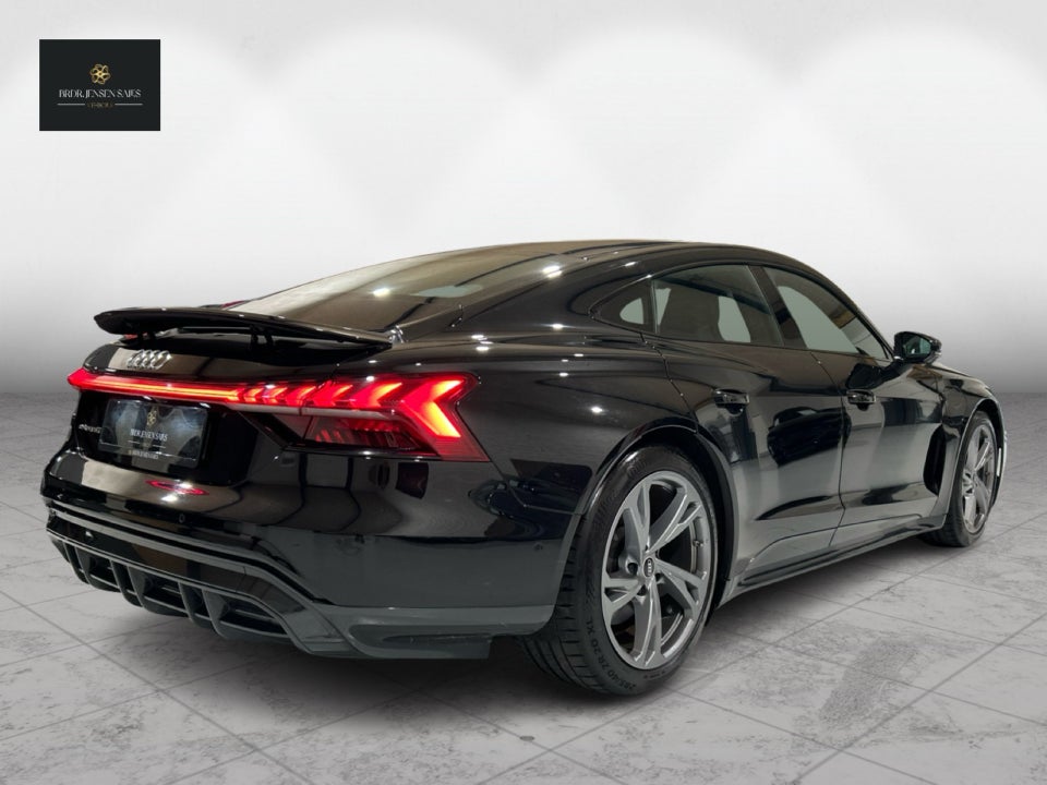 Audi e-tron GT quattro 4d