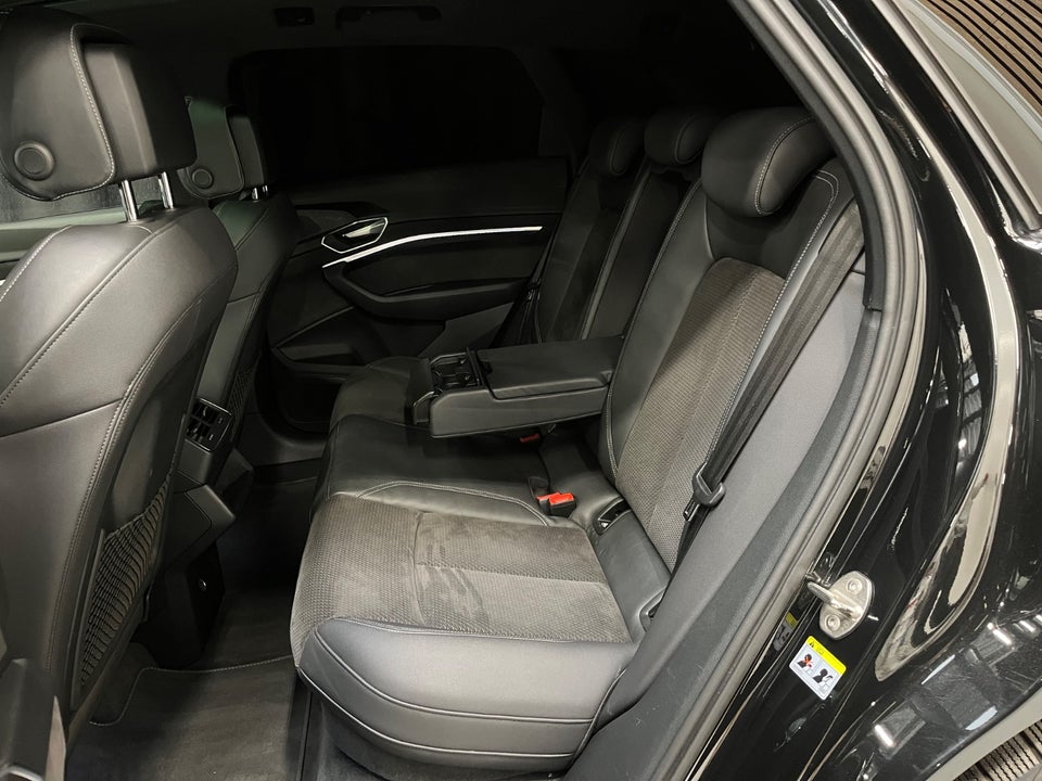 Audi e-tron 55 S-line quattro 5d