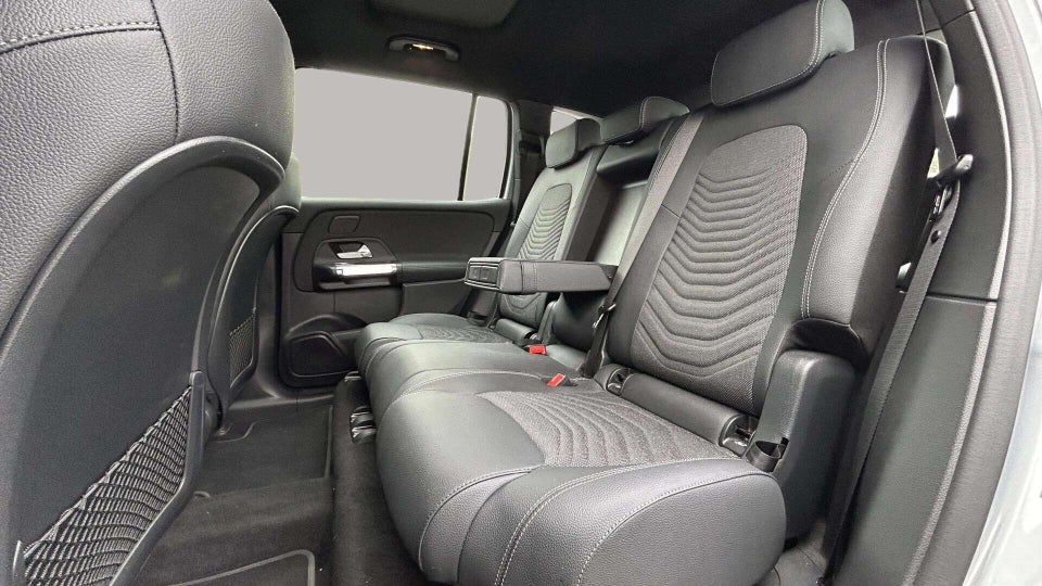 Mercedes EQB300 Progressive Advance Plus 4Matic 5d