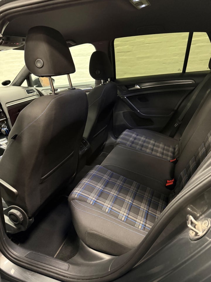 VW Golf VIII 1,4 GTE DSG 5d