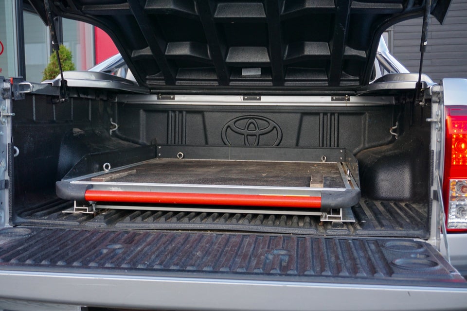 Toyota HiLux 2,4 D-4D 150 T4 Db.Kab aut. 4x4 4d