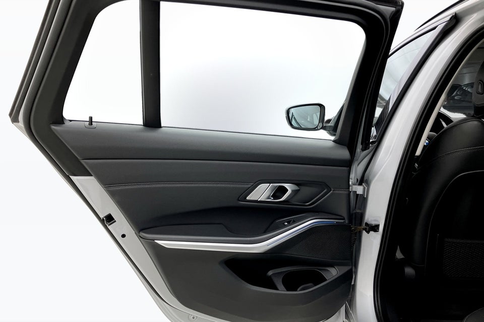 BMW 330e 2,0 Touring Sport Line aut. 5d