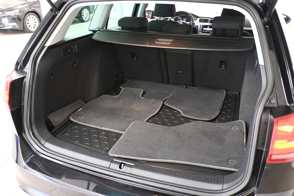 VW Golf VII 1,4 TSi 150 R-line Variant DSG BMT 5d