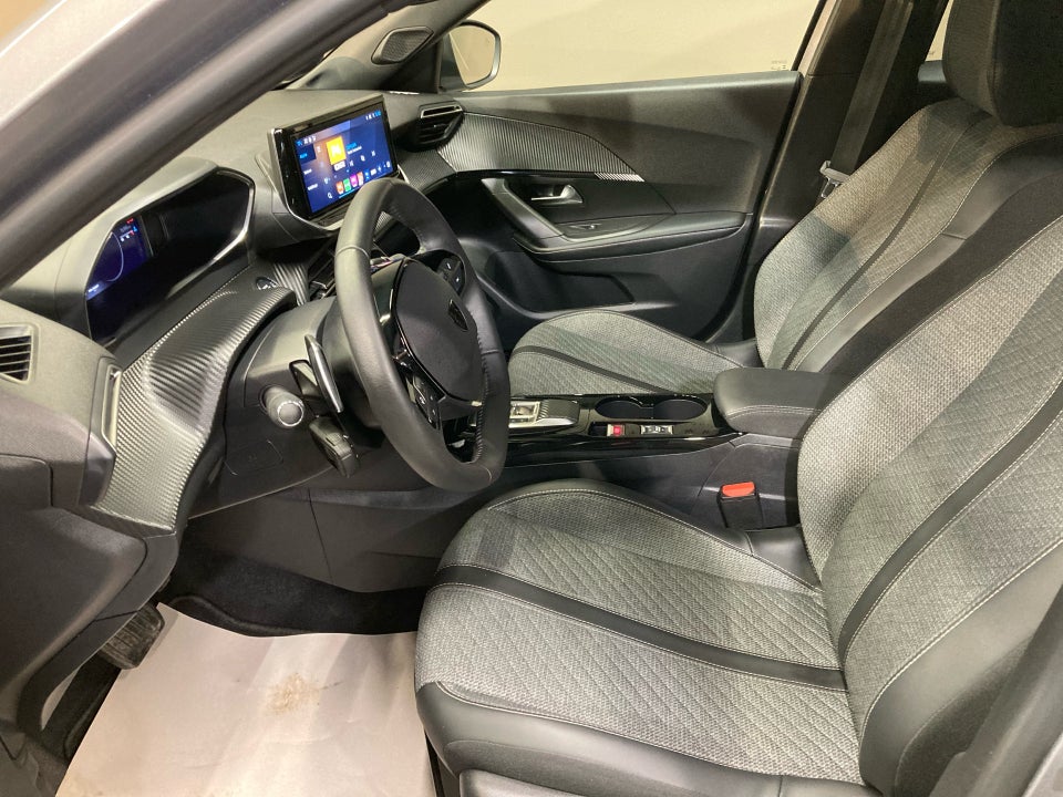 Peugeot 2008 1,2 PureTech 130 Allure EAT8 5d