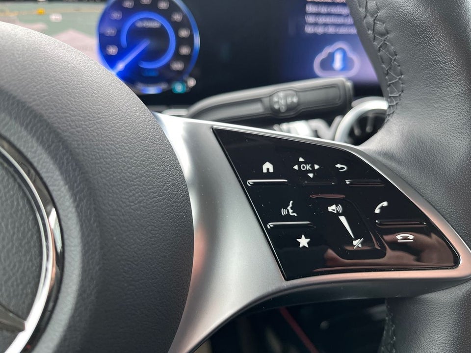 Mercedes EQB300 Progressive Advance Plus 4Matic 5d