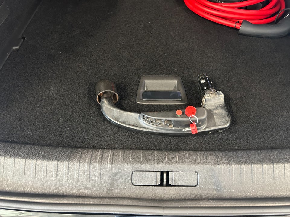 Peugeot e-3008 77 GT Pack 5d