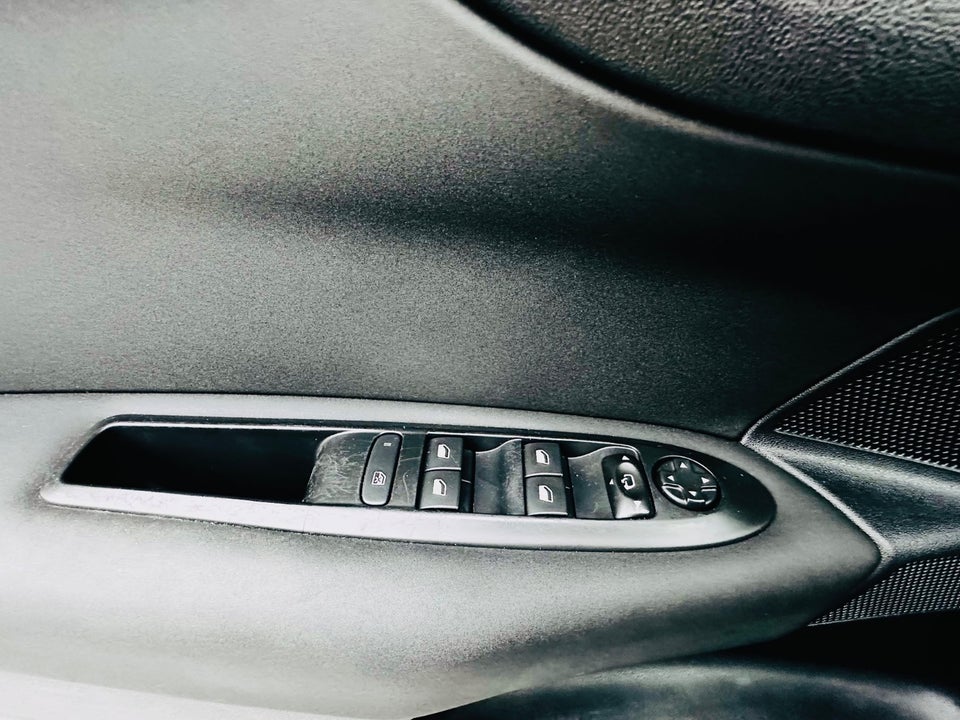 Citroën C4 1,6 BlueHDi 120 Feel 5d