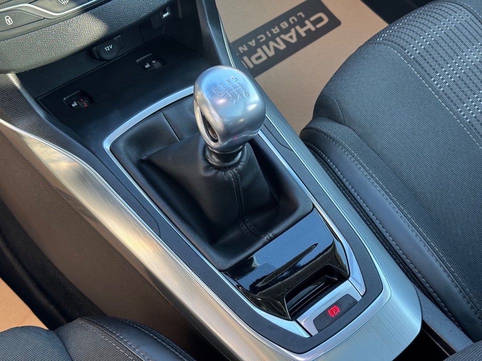 Peugeot 308 1,6 BlueHDi 120 Allure Sky SW 5d