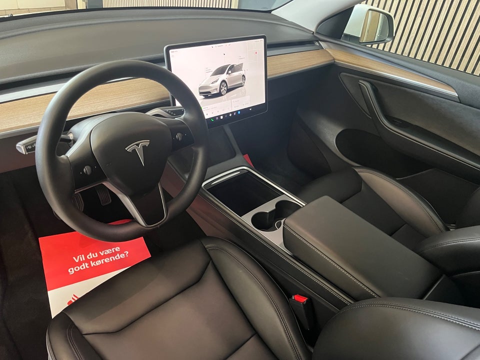 Tesla Model Y RWD 5d
