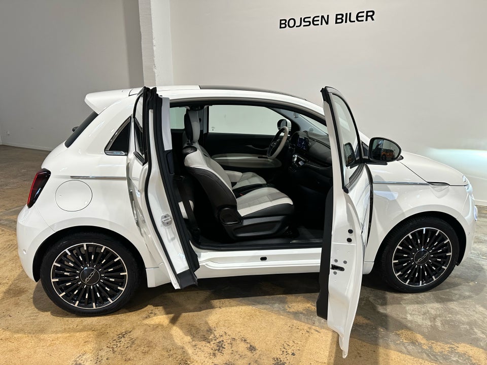 Fiat 500e 42 la Prima by Bocelli 3+1 4d