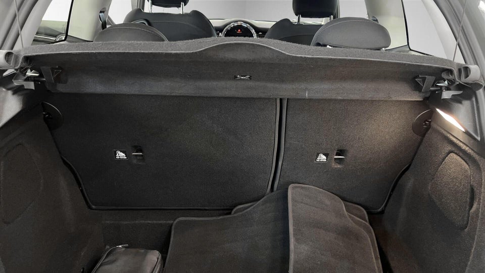 MINI Cooper SE Essential 3d