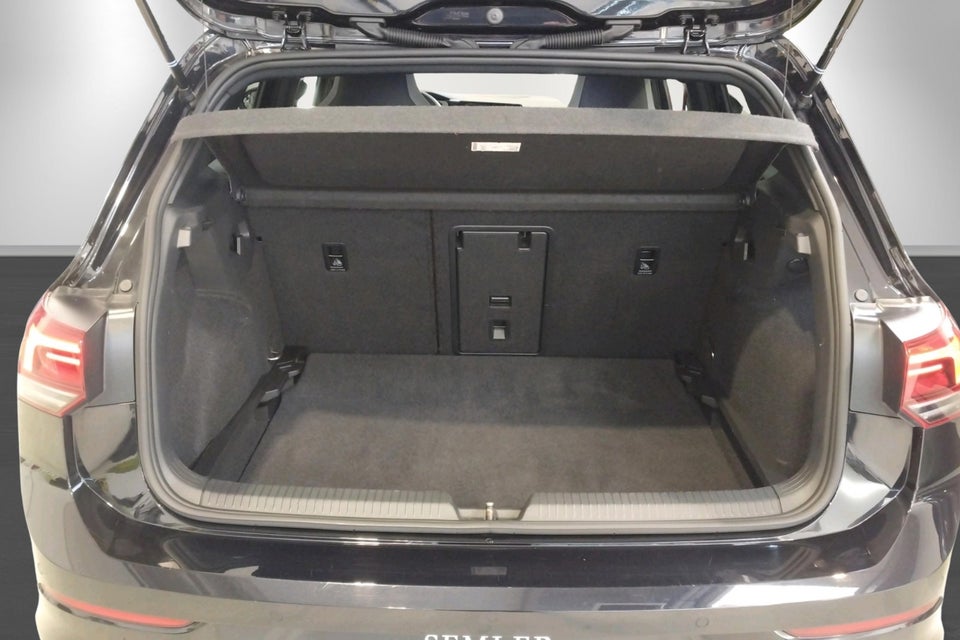 VW Golf VIII 2,0 TSi 190 R-line DSG 5d
