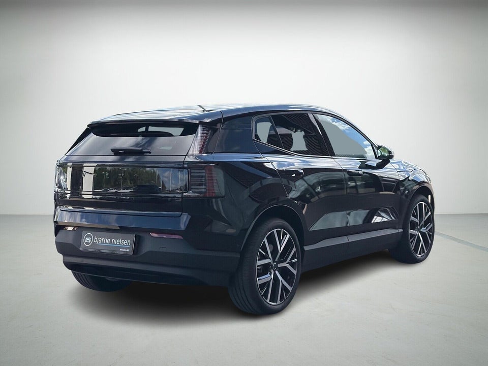 Volvo EX30 Extended Range Black Edition 5d