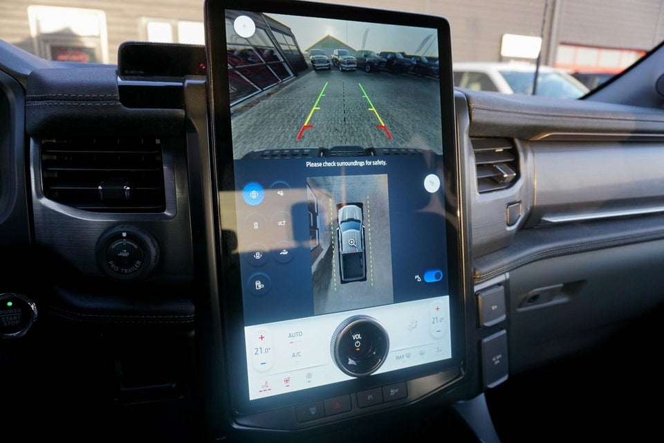 Ford F-150 123 Lightning Flash Extended Range 4d