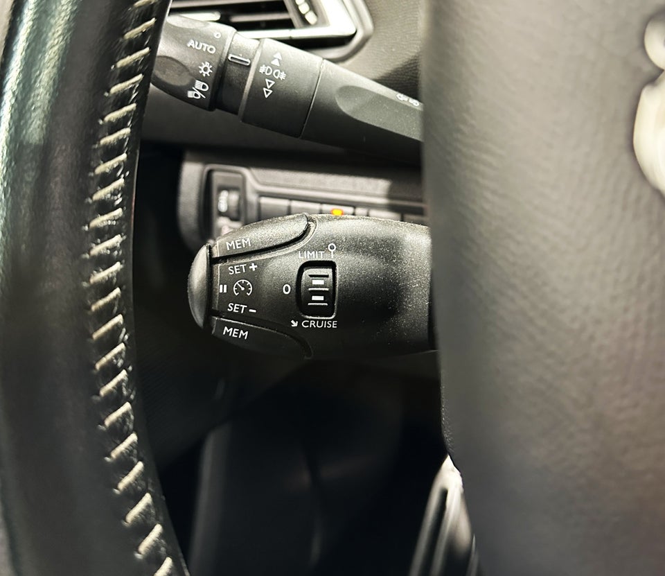 Peugeot 308 1,6 BlueHDi 120 Allure Sky SW EAT6 5d