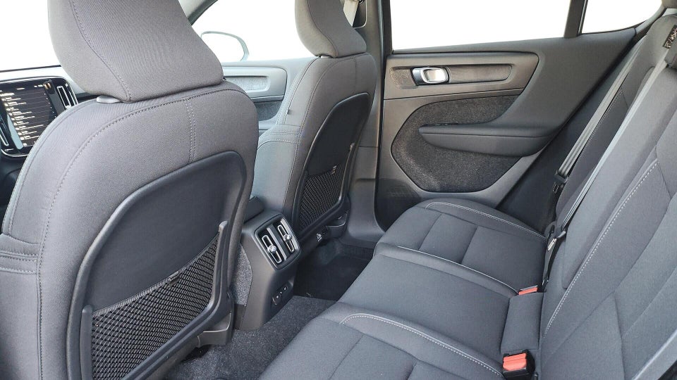 Volvo EC40 Standard Range Core 5d