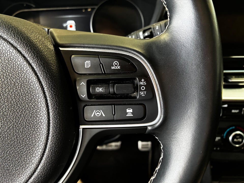 Kia Niro 64 EV Premium 5d