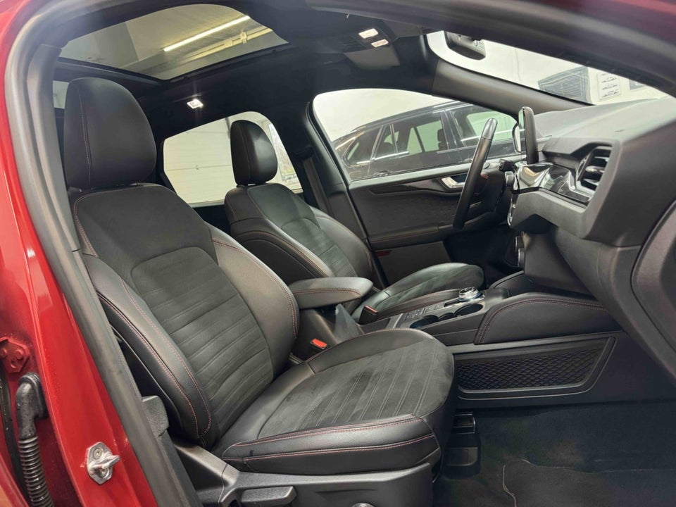 Ford Kuga 2,5 HEV ST-Line X CVT 5d