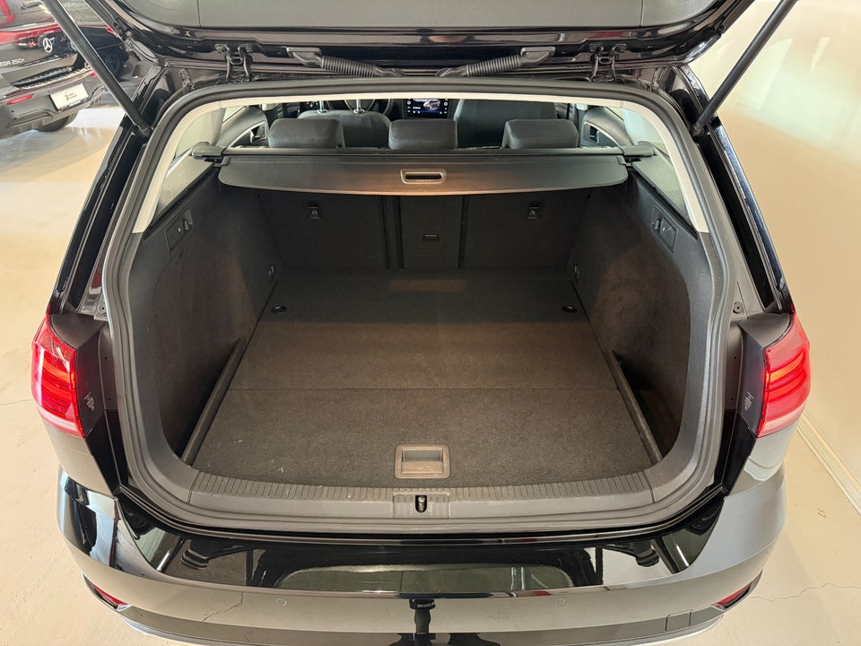 VW Golf VII 1,5 TSi 150 Comfortline Connect Variant DSG 5d