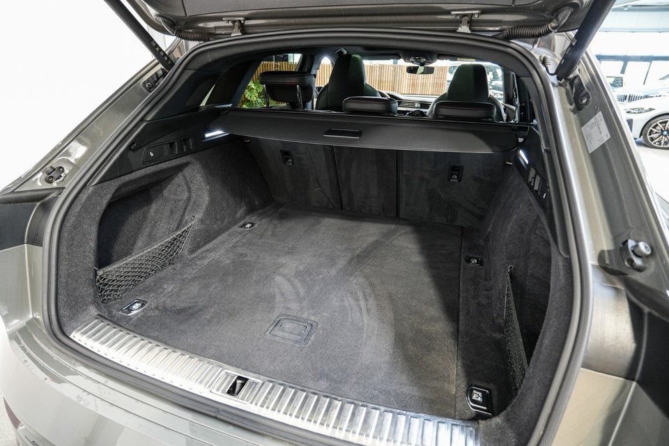 Audi Q8 e-tron 55 S-line quattro 5d