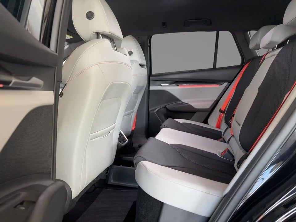 Skoda Elroq 85 iV Lodge 5d