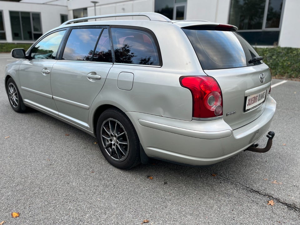 Toyota Avensis 1,8 VVT-i Sol 5d
