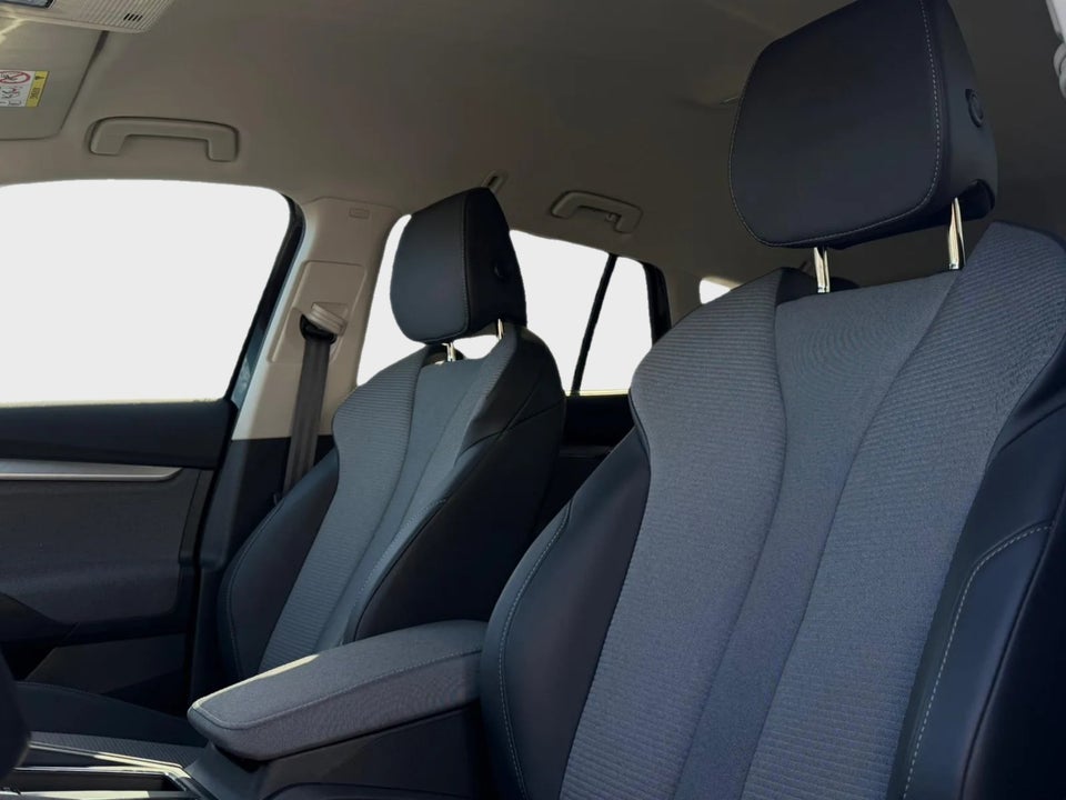 Skoda Enyaq 60 iV Loft 5d