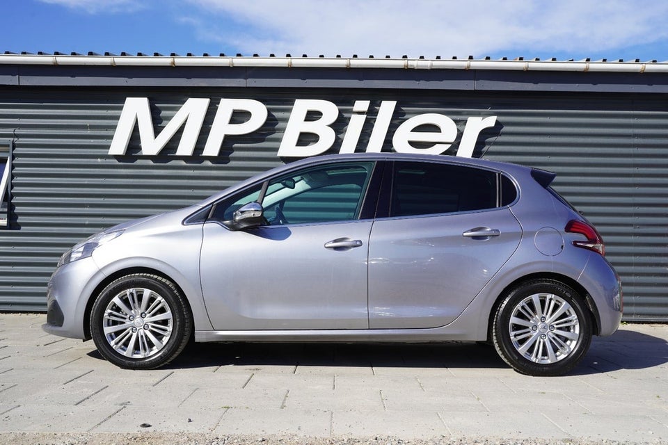 Peugeot 208 1,5 BlueHDi 100 Allure Sky 5d