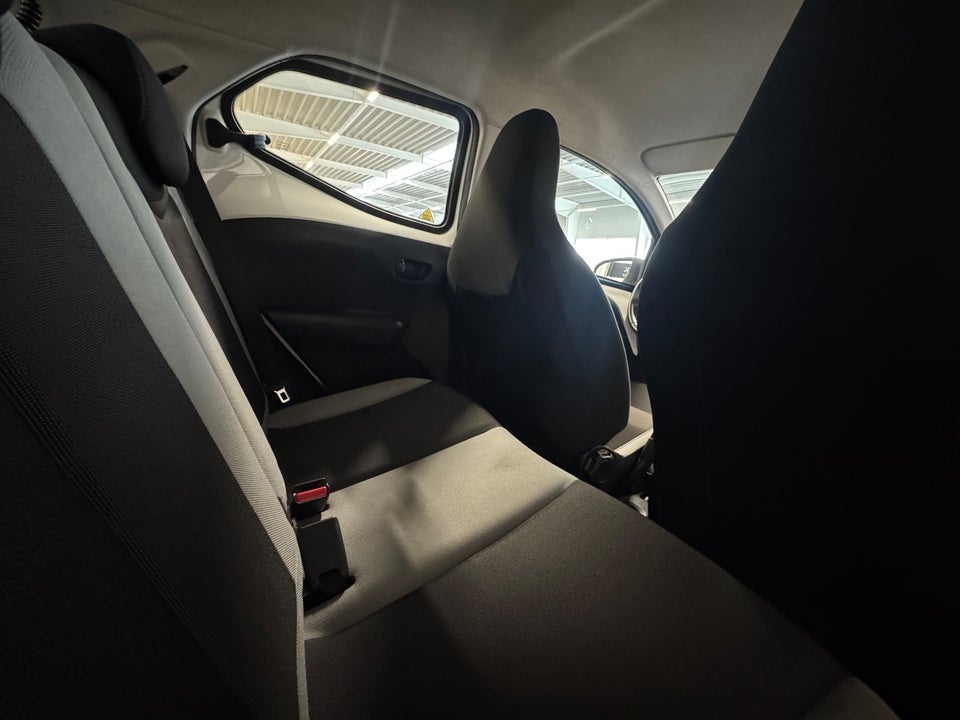 Toyota Aygo 1,0 VVT-i x-press 5d