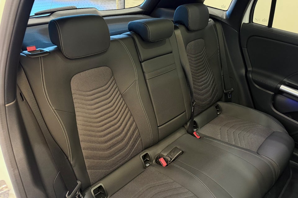 Mercedes EQA300 Progressive 4Matic 5d