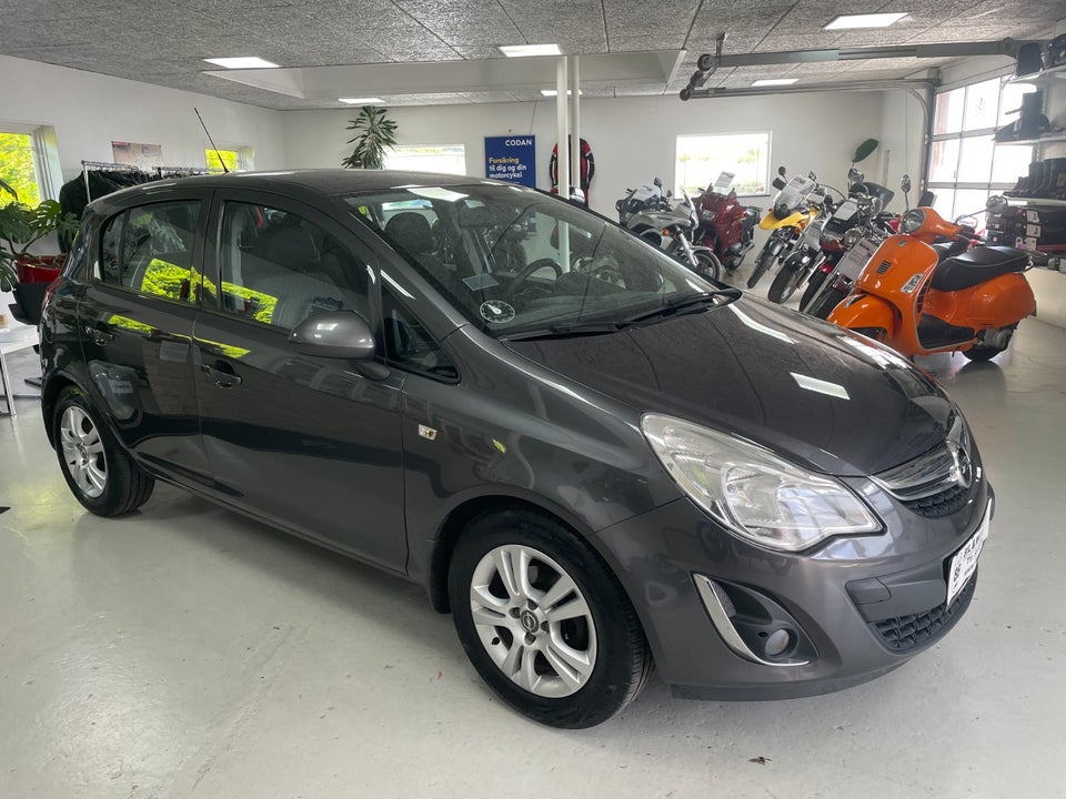 Opel Corsa 1,4 16V Cosmo 5d