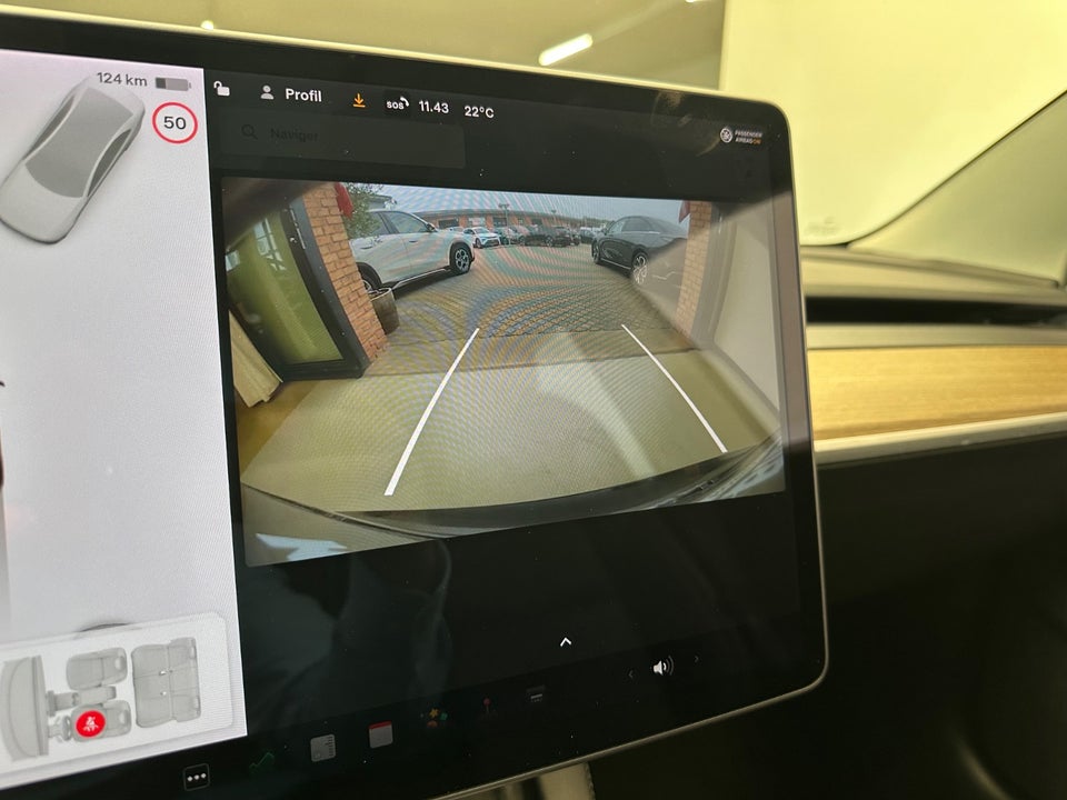 Tesla Model 3 Standard Range+ RWD 4d