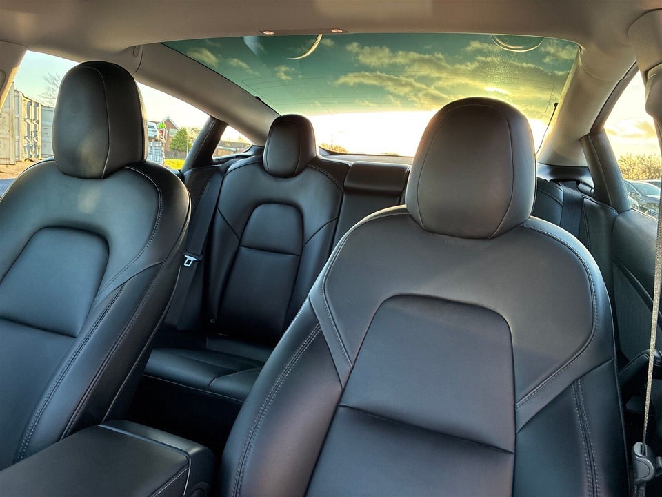 Tesla Model 3 Long Range AWD 4d