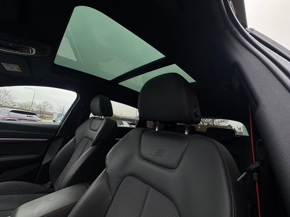 Audi Q8 e-tron 55 S-line quattro 5d