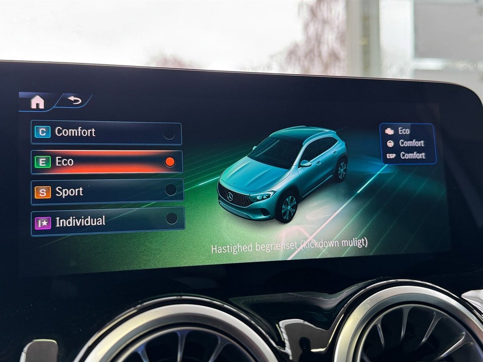 Mercedes EQA250+ AMG Line Advance Plus 5d