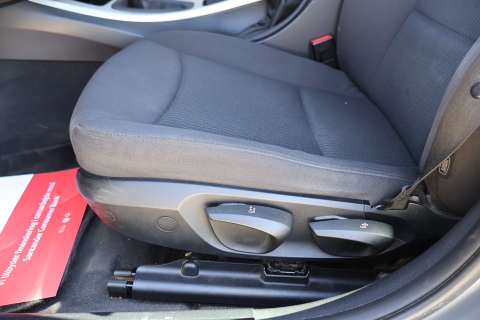 BMW 320d 2,0 Touring 5d