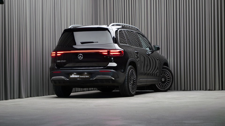 Mercedes EQB250+ AMG Line 5d