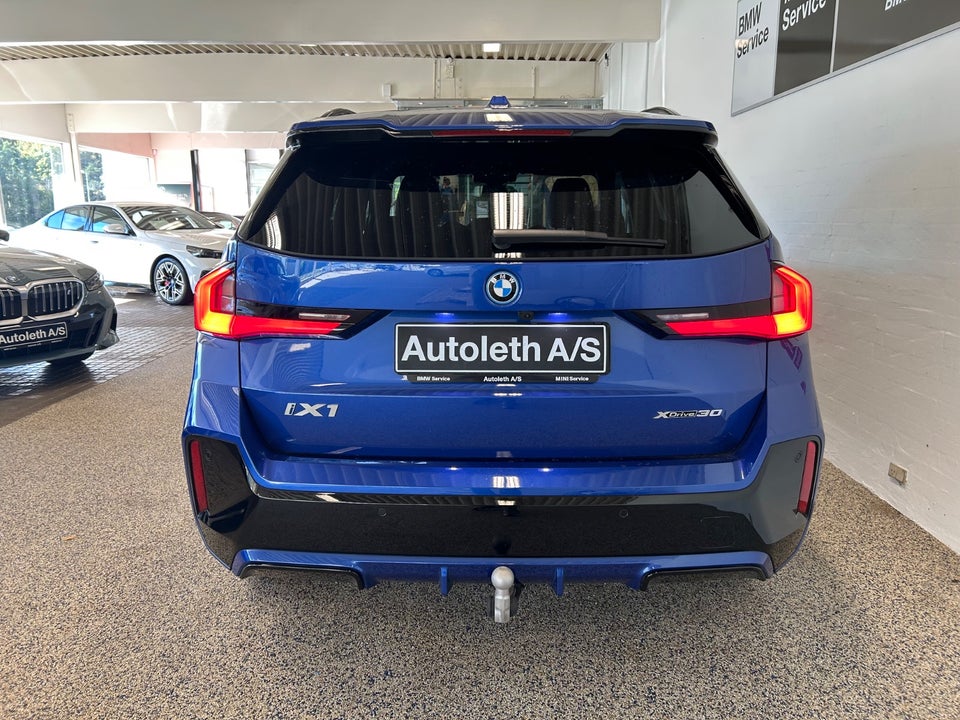 BMW iX1 xDrive30 Fully Charged 5d