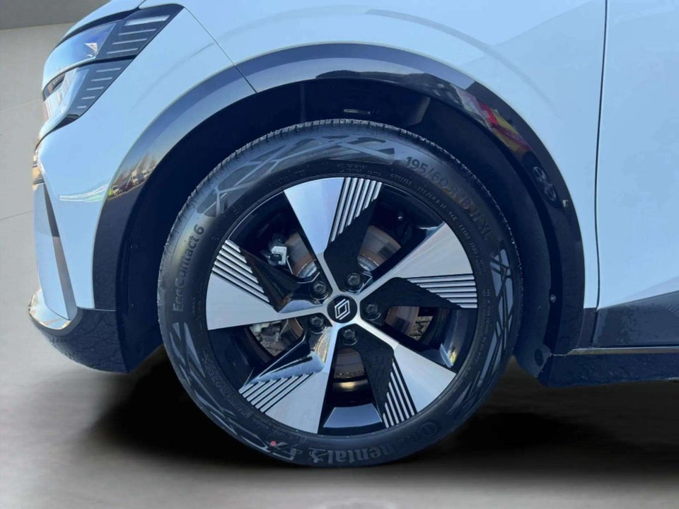 Renault Megane E-Tech 40 Equilibre 5d