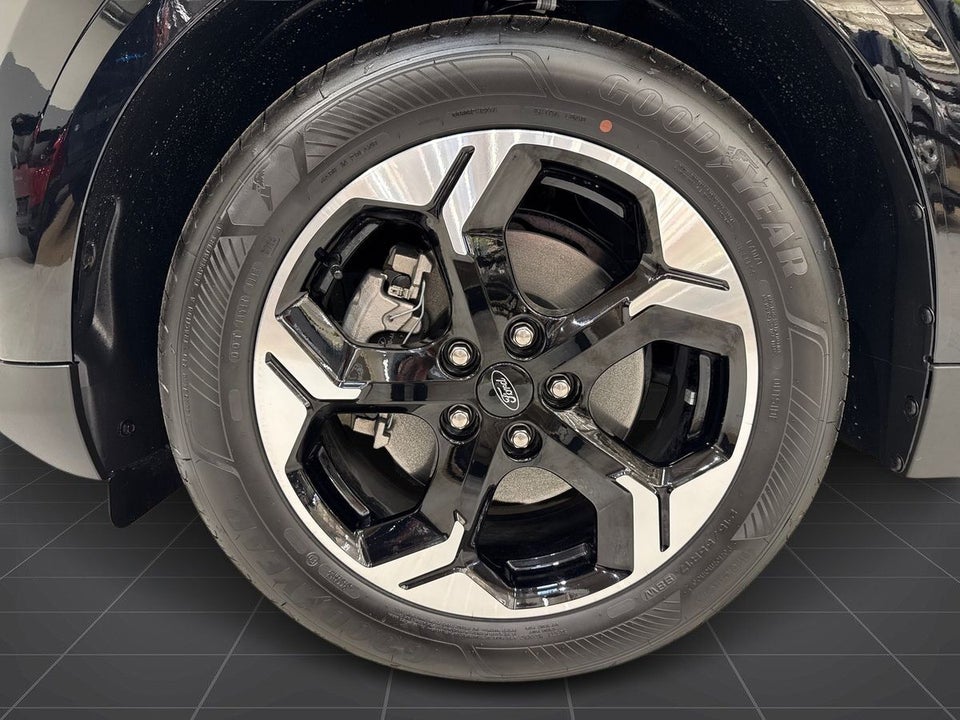 Ford E-Tourneo Courier 43 Titanium
