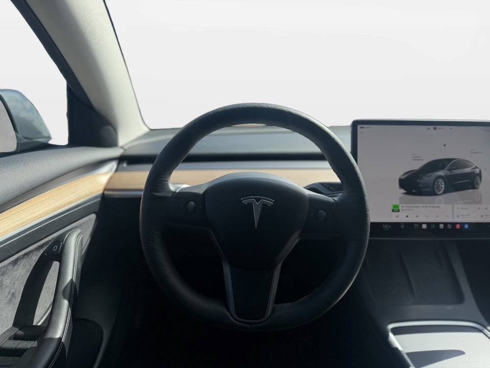 Tesla Model 3 Long Range AWD 4d