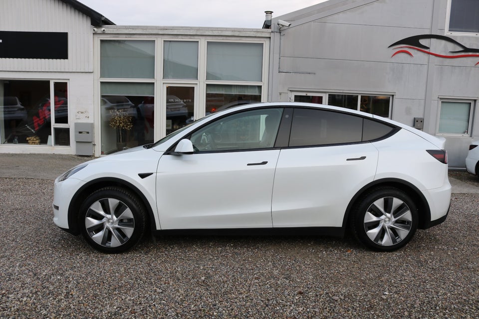 Tesla Model Y Long Range AWD 5d