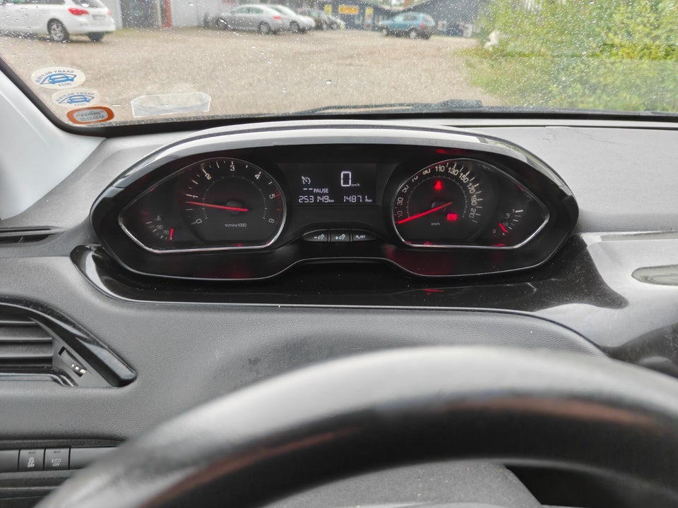 Peugeot 208 1,6 e-HDi 92 Active 5d
