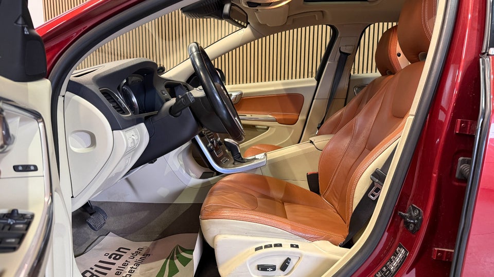 Volvo V60 2,4 D5 205 Summum aut. AWD 5d