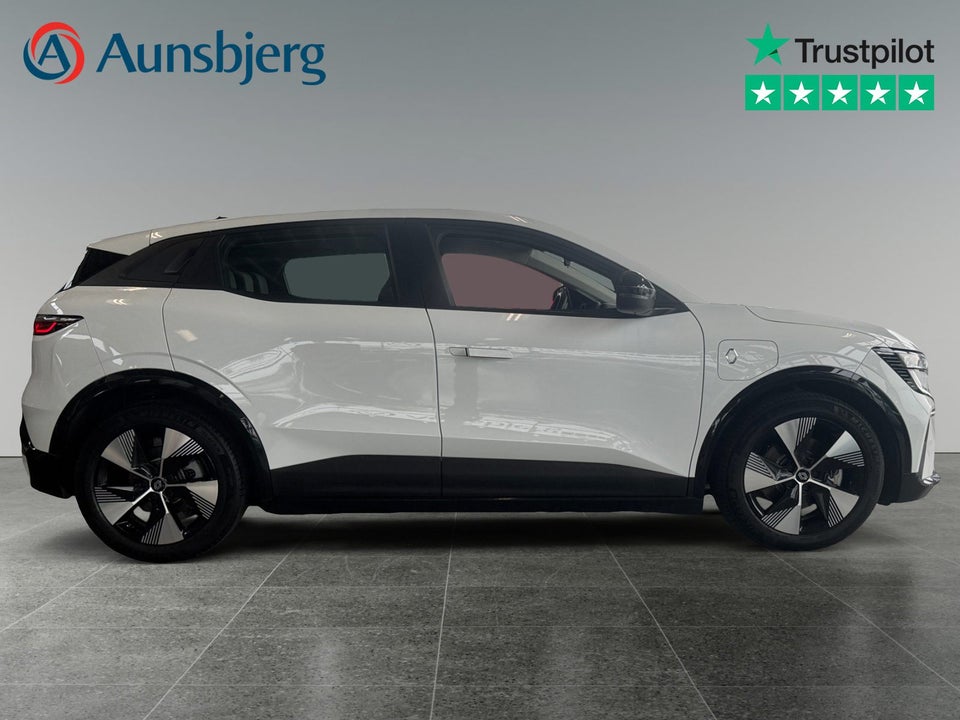 Renault Megane E-Tech 40 Equilibre 5d