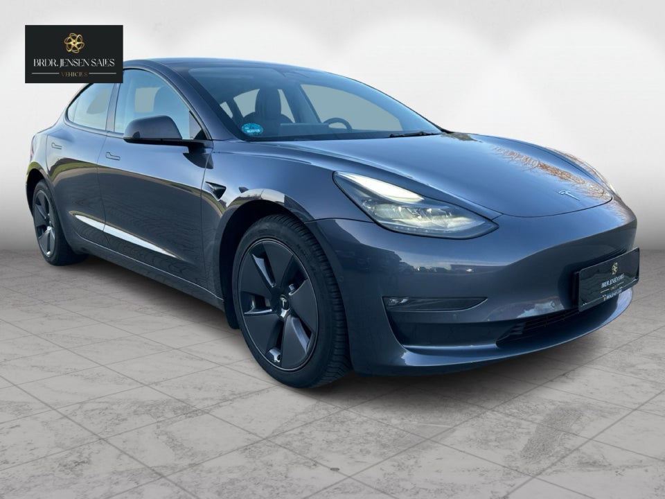 Tesla Model 3 Long Range AWD 4d