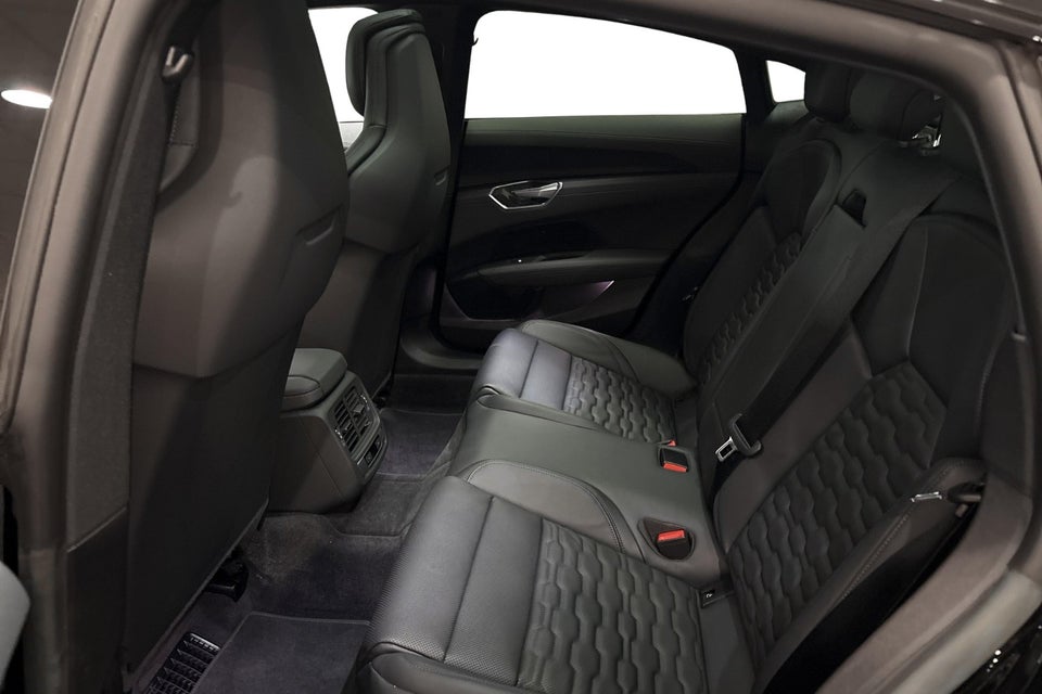 Audi e-tron GT quattro 4d